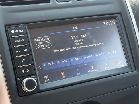 Certified 2019 Nissan Versa Note S FWD image 15