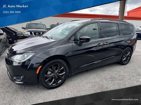 Used 2019 Chrysler Pacifica Touring-L Plus w/ Advanced Safetytec Group FWD image 1