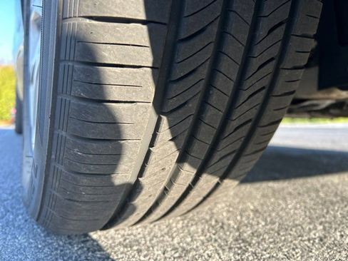 Used 2017 Jeep Cherokee Latitude w/ Safety/Convenience Group image 9