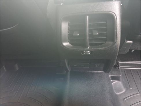 Used 2019 Jeep Cherokee Trailhawk image 27