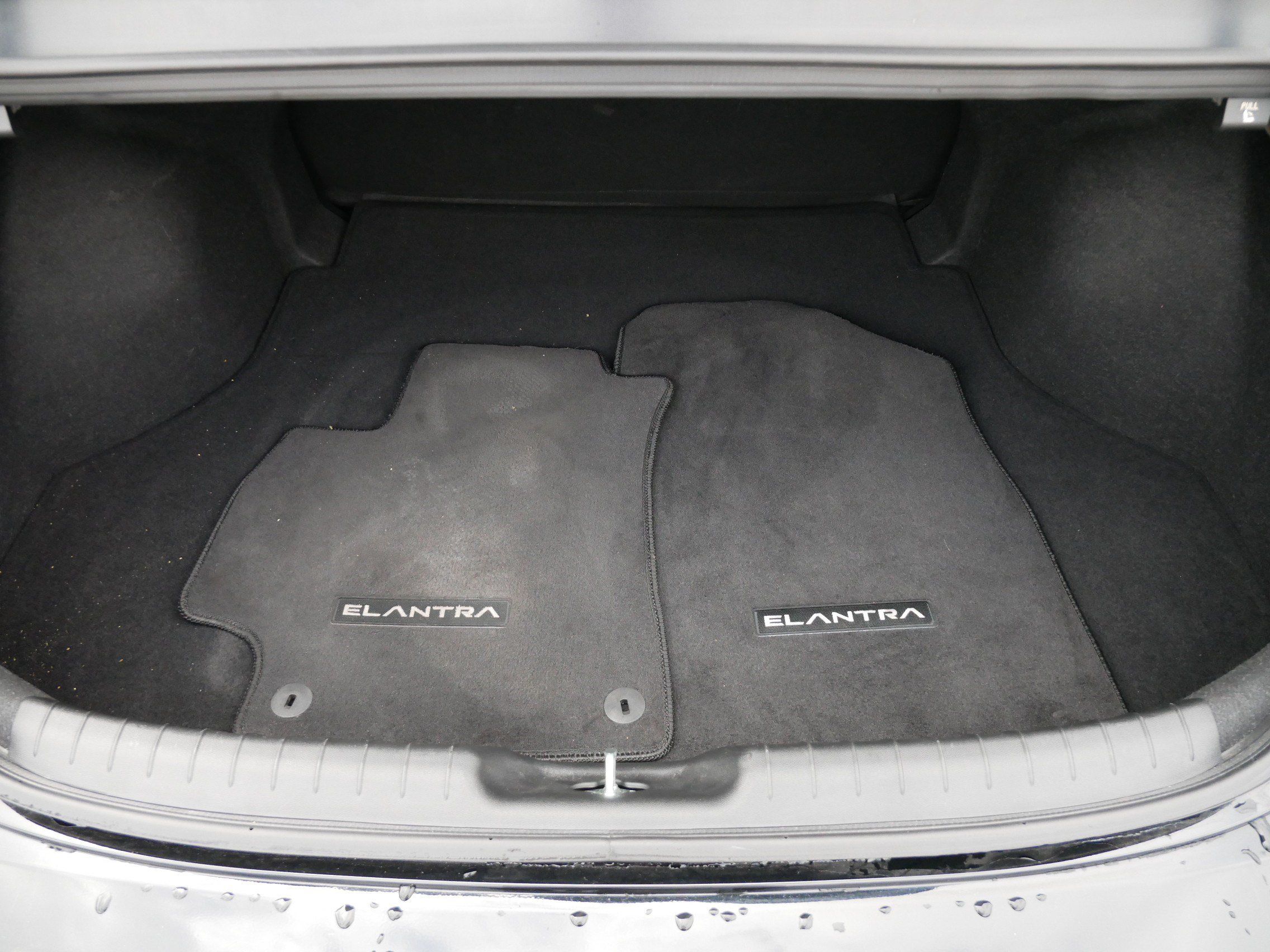 Used 2023 Hyundai Elantra SEL w/ Convenience Package FWD image 18