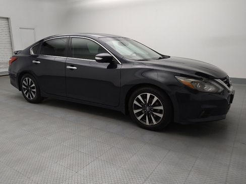 Used 2017 Nissan Altima 2.5 SL w/ 2.5 Technology Package image 11