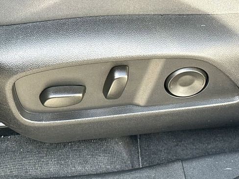 Used 2026 Chevrolet Equinox LT w/ Convenience Package II image 38