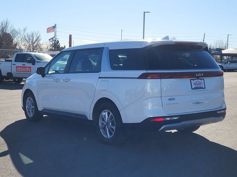 Used 2024 Kia Carnival LX image 3
