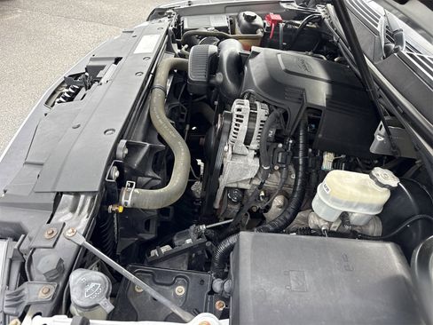 Used 2012 Chevrolet Suburban LT w/ Luxury Package image 31