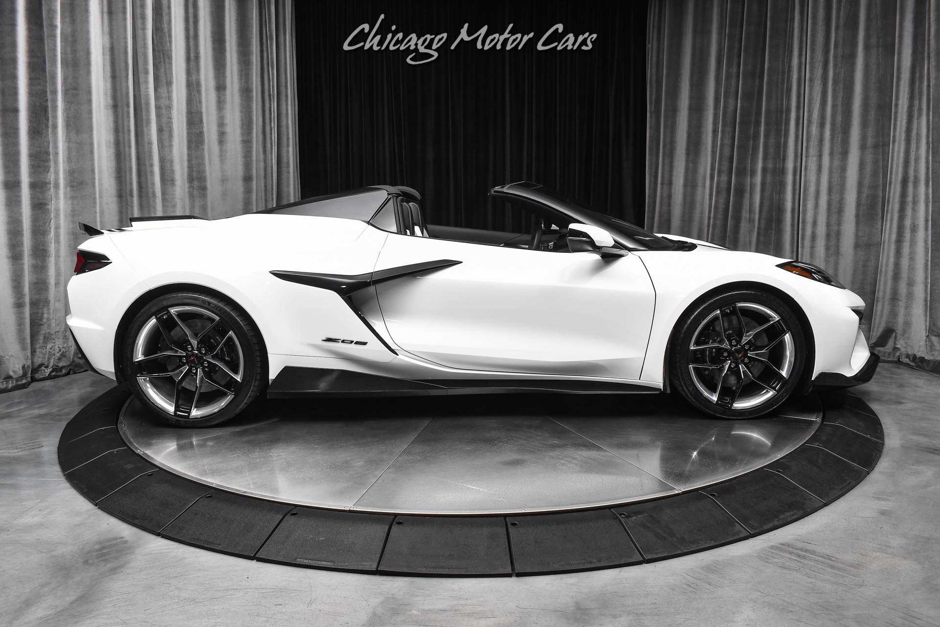 Used 2025 Chevrolet Corvette Z06 w/ Stealth Interior Trim Package RWD image 49