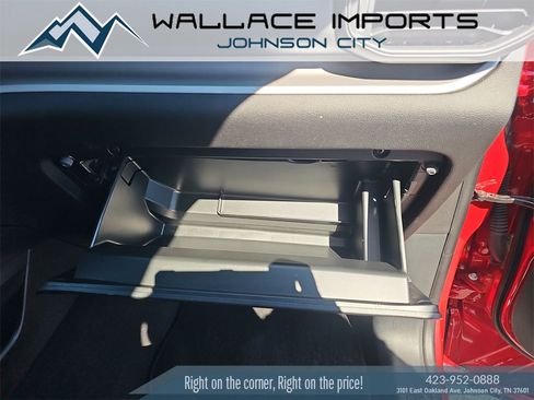 Used 2023 Ford Explorer XLT image 48