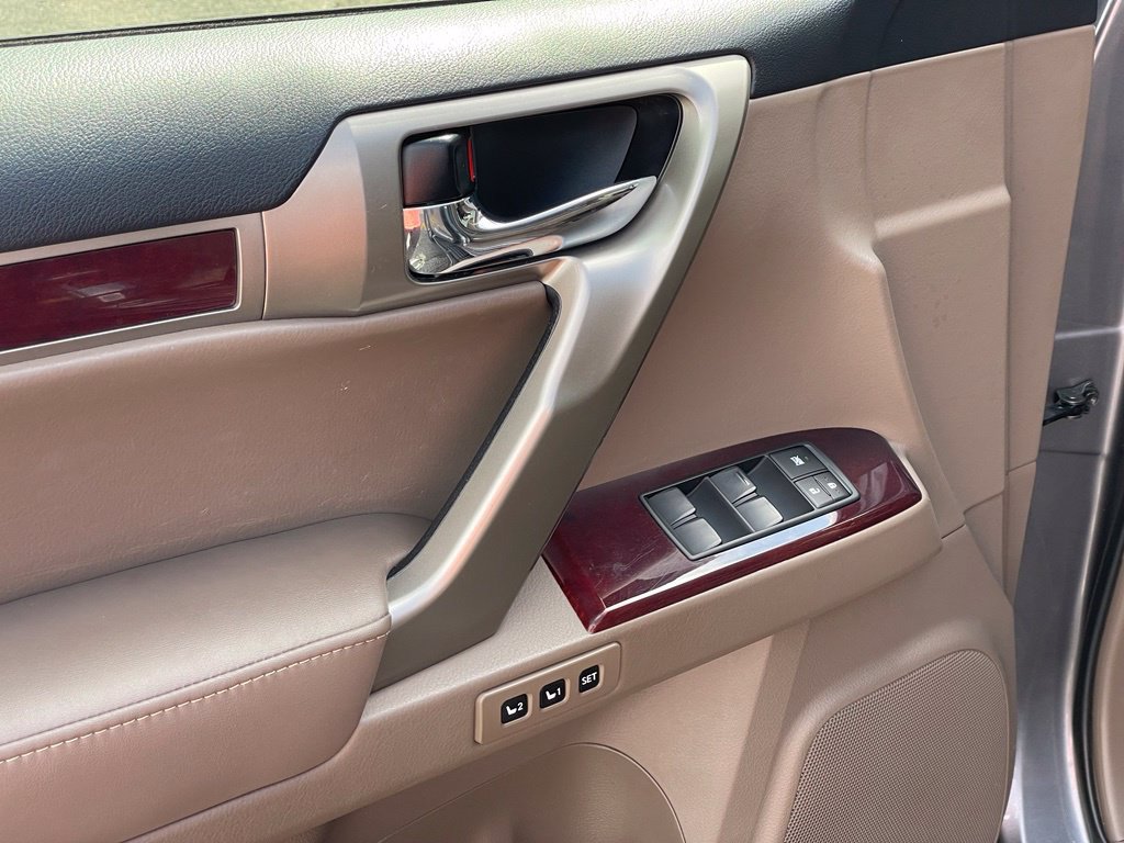 Used 2019 Lexus GX 460 Premium AWD/4WD image 13