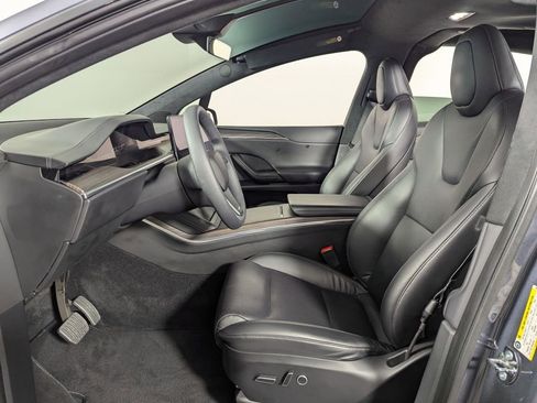 Used 2023 Tesla Model X image 4