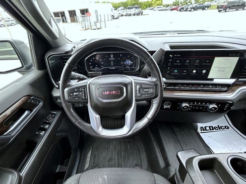 Certified 2022 GMC Sierra 1500 Elevation w/ LPO, Elevation Black Package AWD/4WD image 13