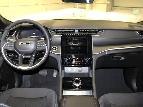 New 2026 Jeep Grand Cherokee Laredo X AWD/4WD image 9