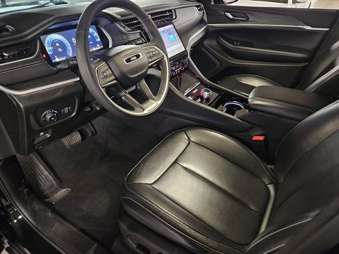 Used 2023 Jeep Grand Cherokee L Limited image 10