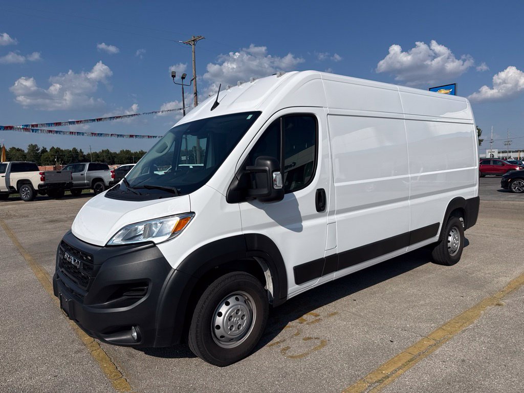Used 2023 RAM ProMaster 2500 w/ Convenience Group FWD image 2