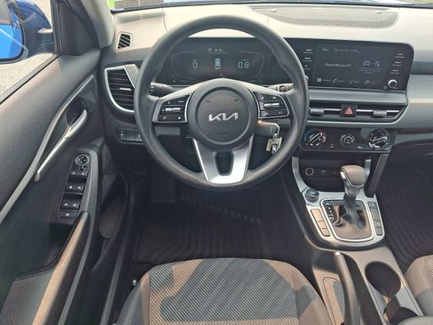 Used 2024 Kia Seltos LX AWD/4WD image 11