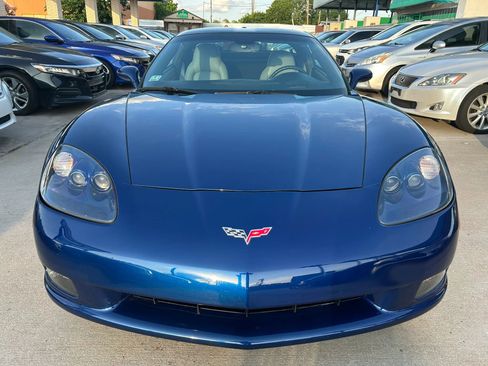 Used 2005 Chevrolet Corvette Coupe w/ Preferred Equipment Group RWD image 8