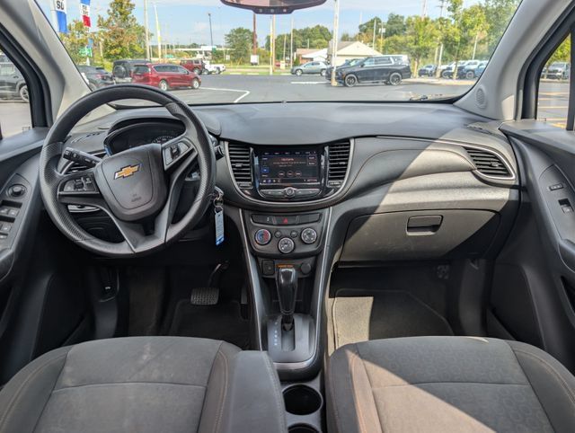 Used 2021 Chevrolet Trax LS w/ Tint and Cruise Package AWD/4WD image 11
