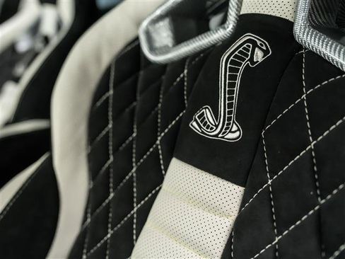 Used 2022 Ford Mustang Shelby GT500 w/ Carbon Fiber Track Pack image 15