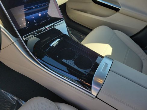 Certified 2025 Mercedes-Benz C 300 Sedan image 20