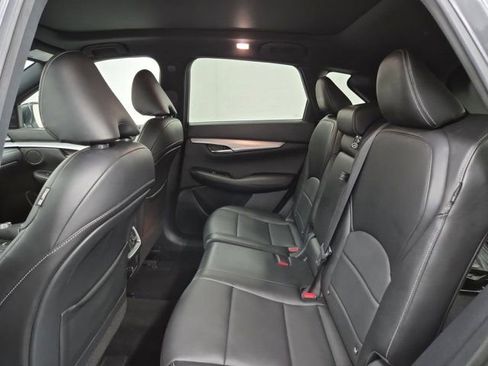 Used 2021 INFINITI QX50 Luxe w/ Appearance Package image 17