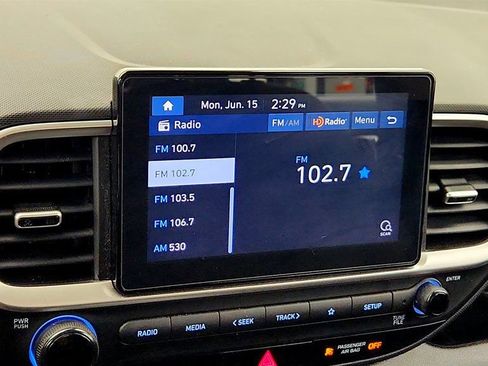 Used 2021 Hyundai Venue SE FWD image 16