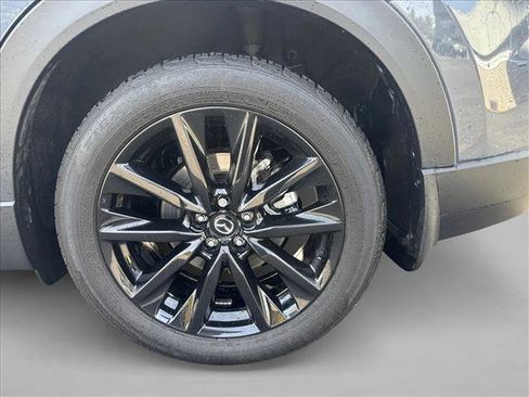Used 2023 MAZDA CX-9 Carbon Edition image 3