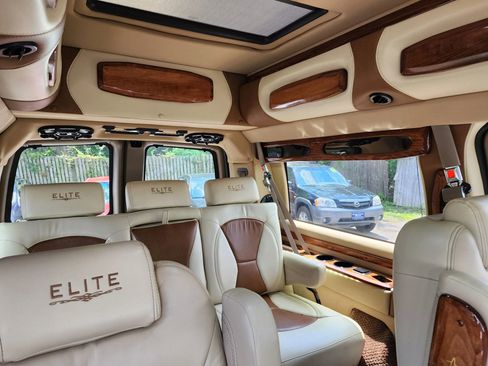 Used 2014 GMC Savana 1500 AWD image 5