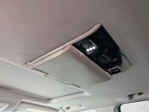 Used 2018 GMC Yukon XL SLT w/ Open Road Package image 14