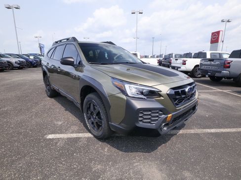Used 2025 Subaru Outback Wilderness AWD/4WD image 2