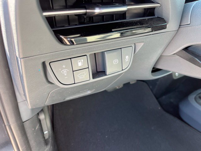 Used 2023 Kia EV6 Wind w/ Wind Technology Package AWD/4WD image 17