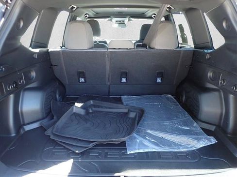 Used 2025 Subaru Forester Premium AWD/4WD image 8