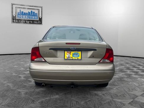 Used 2004 Ford Focus SE FWD image 7