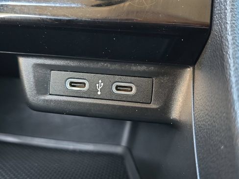 Certified 2024 Volkswagen Jetta SE FWD image 25