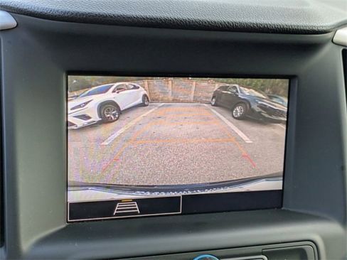 Used 2023 GMC Terrain SLE w/ Driver Convenience Package image 23