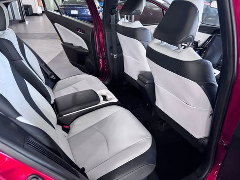 Used 2017 Toyota Prius Prime Premium image 14