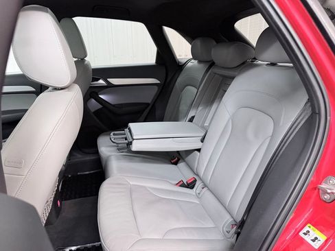 Used 2018 Audi Q3 2.0T Premium FWD image 31