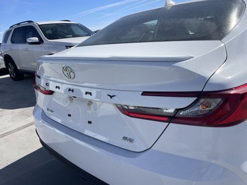 Used 2025 Toyota Camry SE image 4