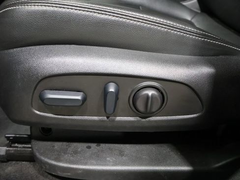 Used 2024 GMC Terrain SLT image 10