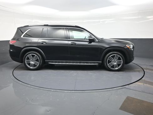 Used 2021 Mercedes-Benz GLS 450 4MATIC image 2
