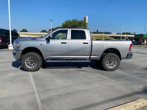 Used 2022 RAM 2500 Tradesman w/ Chrome Appearance Group AWD/4WD image 4