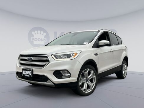 Used 2017 Ford Escape Titanium image 1