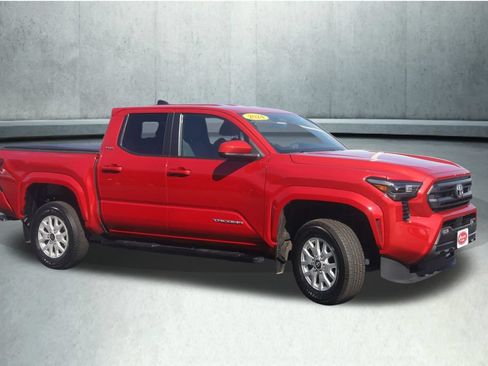 Used 2024 Toyota Tacoma SR5 AWD/4WD image 15