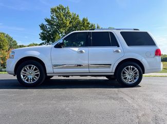 Used 2010 Lincoln Navigator 4WD image 1