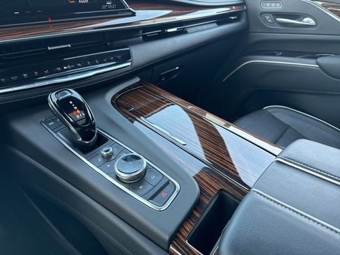 Certified 2021 Cadillac Escalade ESV Premium Luxury image 18