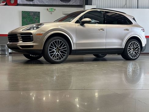 Used 2019 Porsche Cayenne AWD/4WD image 45