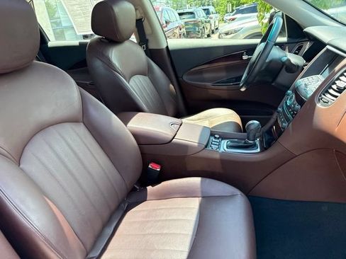 Used 2017 INFINITI QX50 AWD w/ Premium Plus Package image 16