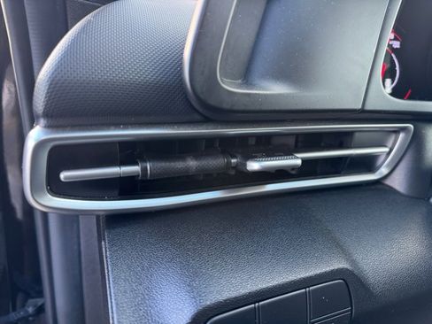 Certified 2022 Hyundai Elantra SEL image 19