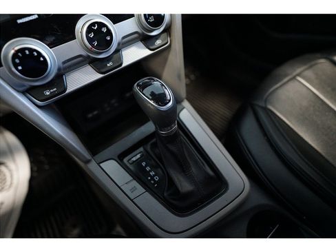 Used 2019 Hyundai Elantra SEL FWD image 20