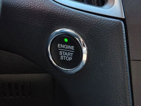 Used 2019 Ford Edge SE image 28