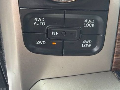 Used 2017 RAM 1500 Laramie w/ Convenience Group AWD/4WD image 28