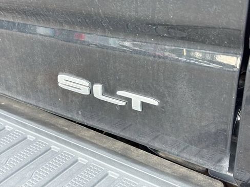 Used 2019 GMC Sierra 1500 SLT w/ SLT Premium Package AWD/4WD image 9